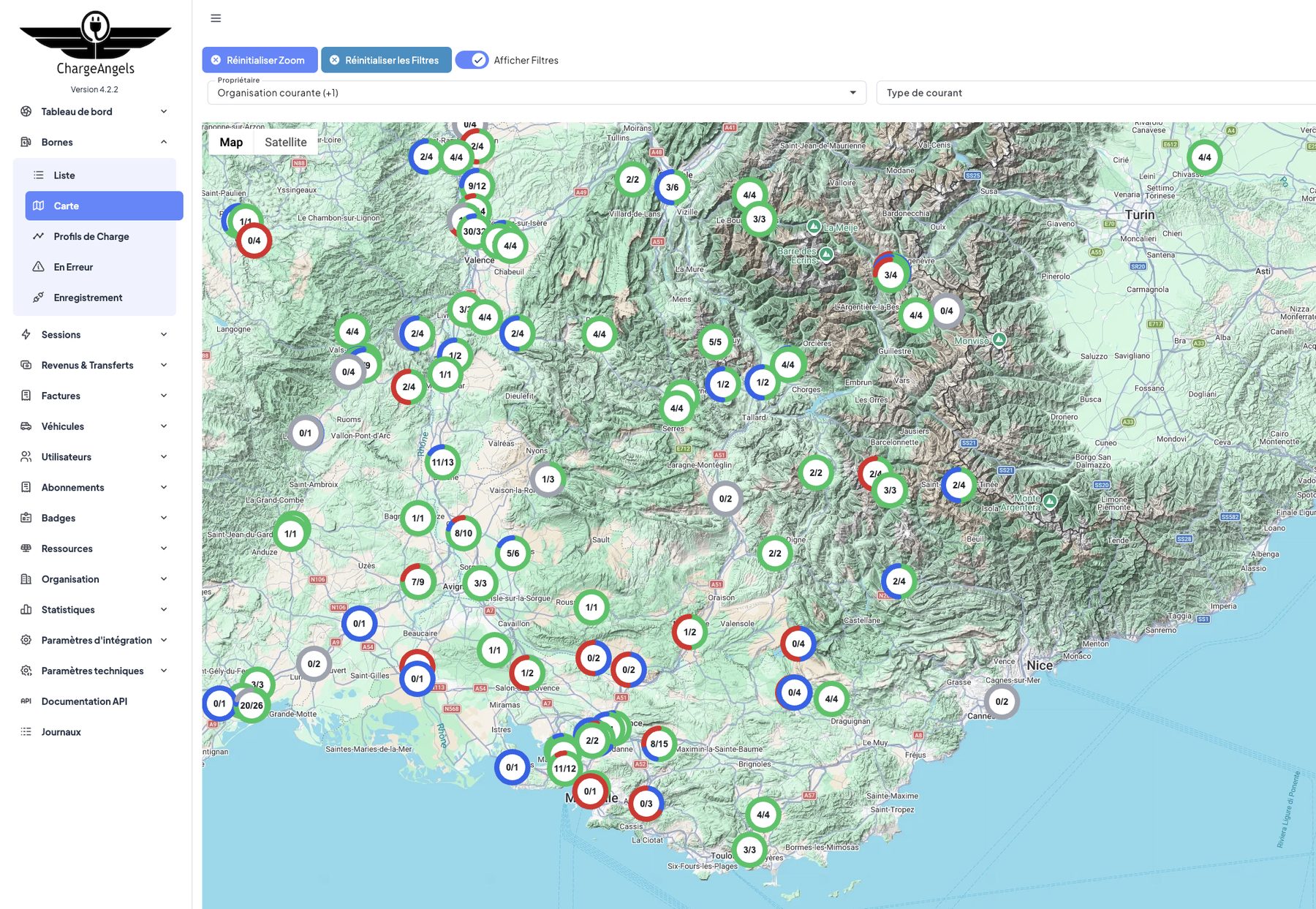 Map of charging stations in south-eastern France, clusters showing available chargers out of the total (interface in French)